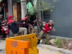 Anggota Satpol PP Kota Surabaya Patah Tulang Ditendang Buruh, Kini Melapor ke Polrestabes Surabaya