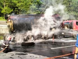 Truk Bermuatan Metanol Terbakar di Tol Tangerang-Merak