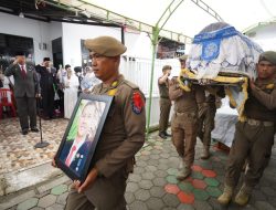 Pj Sekda Sulsel Pembina Upacara Pelepasan Jenazah Almarhum Rizal Tolinggi 