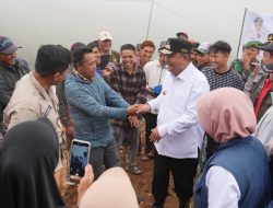 Petani di Malino Mengeluh Kekurangan Modal, Pj Gubernur Bahtiar Langsung Telepon Bank Sulselbar untuk Salurkan KUR