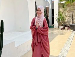 Lagi, Cara Berpakaian Adiba Khanza Saat di Qatar Disorot