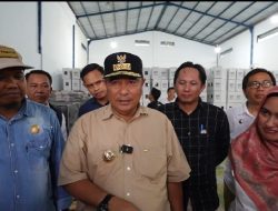 Pastikan Distribusi Aman di Daerah Terpelosok, Pj Gubernur Sulsel Cek Gudang Logistik Pemilu di Luwu Utara