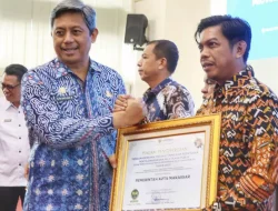Pemkot Makassar Terima Penghargaan Predikat Zona Hijau terkait Kepatuhan Pelayanan Publik