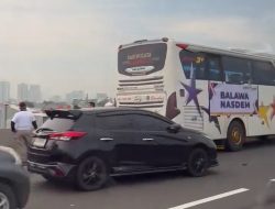 Soroti Kemacetan Parah Sekitar JIS, Ferdinand Hutahaean: Jalan Tol Dijadikan Tempat Parkir