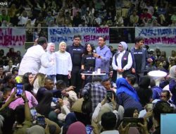 Spanduk “Negara Ini Punya Rakyat, Bukan Punya Keluargamu” Membentang di Acara Desak Anies Surabaya
