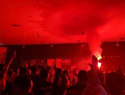 The Macz Man Nobar Gelar PSM vs Persita di Makassar, Ratusan Suporter Sambut Kemenangan 4-0