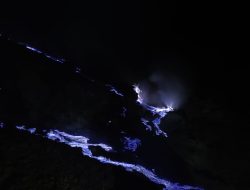 Menjelajahi Keindahan Alam Gunung Kawah Ijen, Blue Fire yang Cuma Ada Dua di Dunia