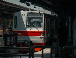 Selama Ramadan Penumpang KRL Boleh Buka Puasa di Dalam Kereta, Asalkan….