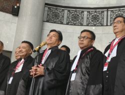 Yusril dan Hotman Dulu Kontra Pencalonan Gibran karena Cacat Hukum, Mustofa: Kini Malah Membela