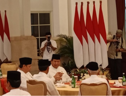 Di Sela Buka Puasa, Jokowi Berbincang dengan Prabowo dan Airlangga