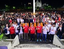 Bersama Ribuan Warga Parepare, Pj Gubernur Bahtiar Nobar Semi Final AFC di Lapangan Andi Makkasau