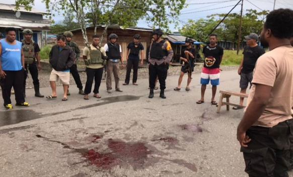 Suasana di tempat kejadian perkaran (TKP) ditemukan Bripda OB (23 TH) anggota Polres Yahukimo meninggal akibat diduga dianiaya oleh OTK di Distrik Dekai, Kabupaten Yahukimo, Selasa (16/4/2024). ANTARA/HO-Polres Yahukimo.