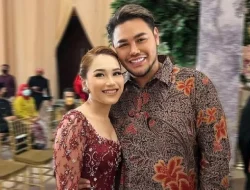 Bukan Beri Jawaban, Ayu Ting Ting Beri Bunga Anggrek saat Ivan Gunawan Mencecar Pertanyaan
