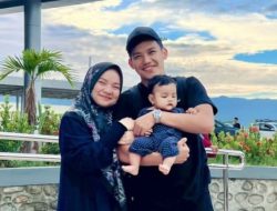 Sambutan Hangat Sang Istri Rismahani untuk Kedatangan Witan Sulaeman dari Paris: Welcome Home Ayah