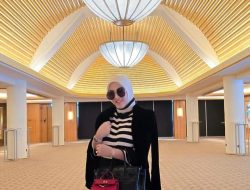 Intip Gaya Glamour Syahrini Pakai Tas ‘Beranak’ Usai Ramai Kabar Kehamilan