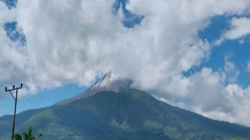 Arsip. Visual erupsi Gunung Lewotobi Laki-laki di Flores Timur, NTT, Kamis (2/5/2024). ANTARA/HO-Badan Geologi.