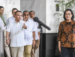 Sri Mulyani dengan Tim Sinkronisasi Prabowo-Gibran Bahas RAPBN 2025