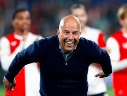 Gantikan Klopp di Liverpool, Arne Slot Dikhawatirkan Bernasib seperti Ten Hag di MU