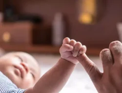 Demi Uang, Ayah Jual Bayi Lewat Facebook Tanpa Sepengetahuan Istri