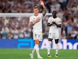 Kroos Menangis Memeluk Putrinya saat Perpisahan di Madrid