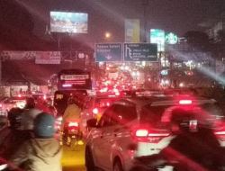 Jalur Puncak Bogor Macet hingga 9 Jam, Seorang Wisatawan Asal Jakarta Dikabarkan Meninggal Dunia karena Kelelahan