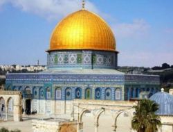Hamas Serukan Warga Palestina Ibadah di Al Aqsa