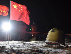 Chang’e-6 Mendarat di Mongolia, Bawa Bebatuan Bulan Berusia 2,5 Juta Tahun