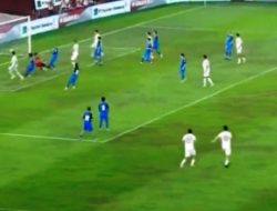 Di Balik Kemenangan Timnas, Netizen Soroti Rumput GBK: Lapangan Angon Sapi, Thom Haye Malah Kejungkal