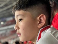 Padahal Cuma Nonton Bola, Rafathar Juga Kena Serangan Netizen Karena Ulah Bapaknya