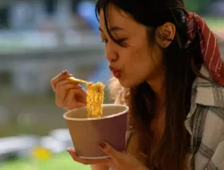 Makan Pelan-pelan Ternyata Bisa Turunkan Berat Badan, Kok Bisa?