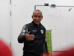 Jelang Berlaga di Piala AFF U-16, Nova Arianto Minta Pemain Berhenti Main Sosmed