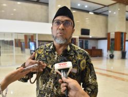 Dekan Fakultas Kedokteran Unair Diberhentikan, DPR: Kampus Merdeka Hanya Nama Belaka