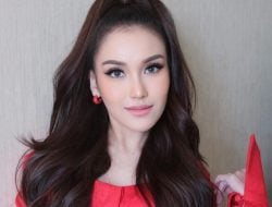 Ayu Ting Ting Dicibir Usai Akui Besarkan Anak Adiknya