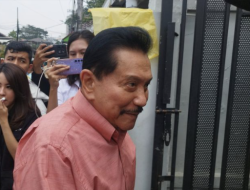 Hendropriyono dan Arwani Thomafi Melayat ke Rumah Duka Hamzah Haz