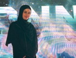 Tampil Anggun Kenakan Hijab Usai Gugat Cerai Suami, Intip Foto-foto Kimberly Rider