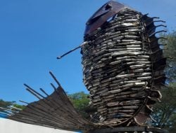 Gunakan 5.000 Knalpot Brong Sitaan, Patung Ikan Karya Seniman Jenry Pasassan Percantik Perempatan Fly Over