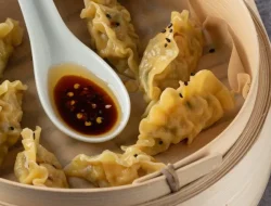 Muda-mudi Kekinian dan Cintanya pada Siomai, Sensasi Lezat yang Mengikat Persahabatan