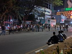 Hindari Jalan Ini, Mahasiswa Makassar Masih Lakukan Blokade Buntut Peringatan Darurat