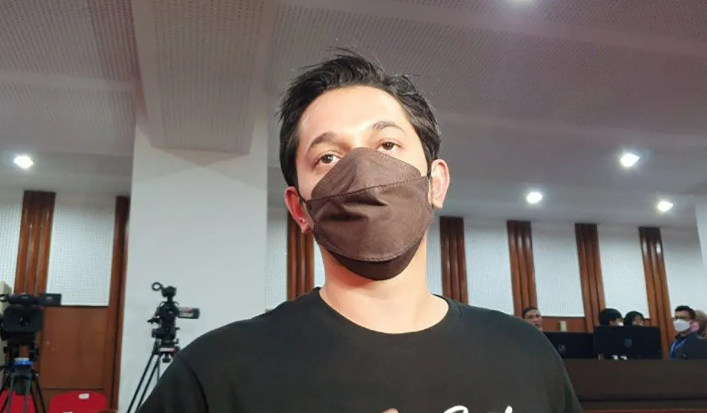 Arsip foto - Aktor Andrew Andika saat ditemui di kawasan Gambir, Jakarta Pusat, Selasa (6/4/2021). ANTARA/Livia Kristianti/pri.