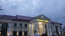 Polresta Jambi menetapkan lima orang sebagai tersangka pelaku perundungan anak di Kota Jambi, Selasa (1/10/2024) (ANTARA/Tuyani)