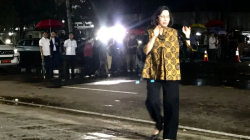 Menteri Keuangan RI Sri Mulyani Indrawati tiba di kediaman pribadi presiden terpilih Prabowo Subianto di Jalan Kertanegara Nomor 4, Jakarta, Senin (14/10/2024). ANTARA/Genta Tenri Mawangi.