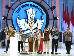 Presiden Prabowo Heran ke Para Guru: Kok Kalian Senang Banget Sama Teddy?