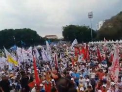 Jokowi ‘Lempar Handuk’ di Kampanye Ridwan Kamil