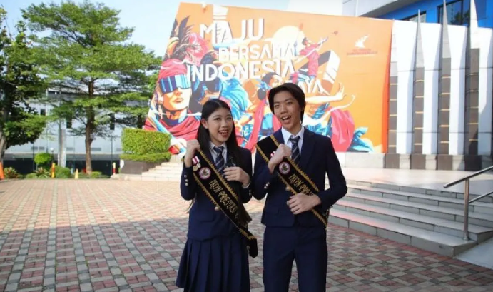 Mischka Aoki dan Devon Kei Enzo, kakak-beradik yang telah menjuarai lebih dari 100 medali Olimpiade Matematika dan Sains Internasional. ANTARA/HO-Kemenpora/am.