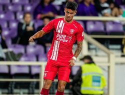 Tak Mau Berpaling, Mees Hilgers Setia Bersama FC Twente