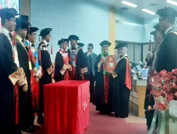 Soroti Pentingnya Kemampuan Berbahasa Inggris di Kawasan ASEAN, Prof. Nasmilah Dikukuhkan Guru Besar Unhas ke-545