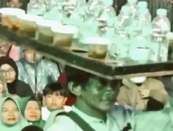 Penjual Minuman Digoblokin Gus Miftah, Islah Bahrawi: Dia Sedang Berjihad Menafkahi Keluarganya!