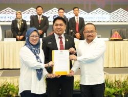 KPU Resmi Tetapkan Husniah Talenrang – Darmawangsyah Muin sebagai Bupati dan Wabup di Gowa