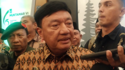 Menteri Koordinator Bidang Politik dan Keamanan (Polkam) Budi Gunawan diwawancarai awak media setelah membuka Muktamar VI Partai Bulan Bintang (PBB) di Denpasar, Bali, Senin (13/1/2025) malam. ANTARA/Dewa Ketut Sudiarta Wiguna