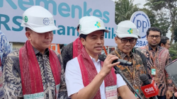 Wakil Menteri Kesehatan (Wamenkes) Dante Saksono Harbuwono memberikan keterangan kepada awak media di Medan, Sumatera Utara, Kamis (16/1/2025). (ANTARA/M. Sahbainy Nasution)